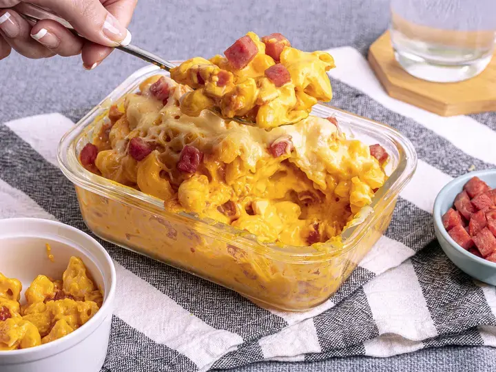 Mac and Cheese with Meatloaf