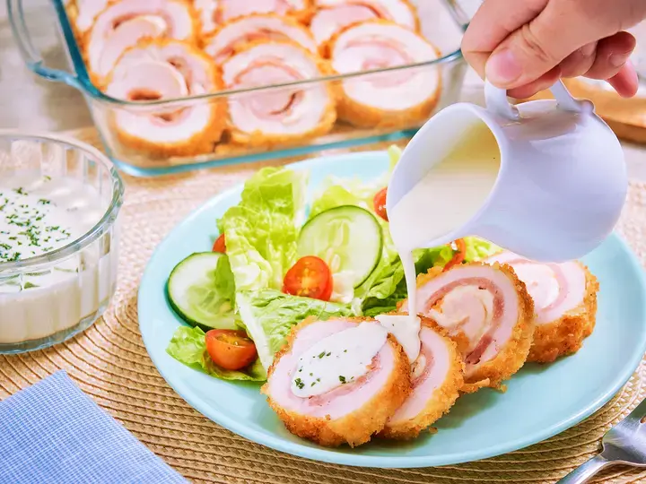 Easy Chicken Cordon Bleu with Creamy Cheese Sauce