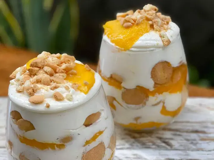 Creamy Mango and Eggnog Cookies Cups