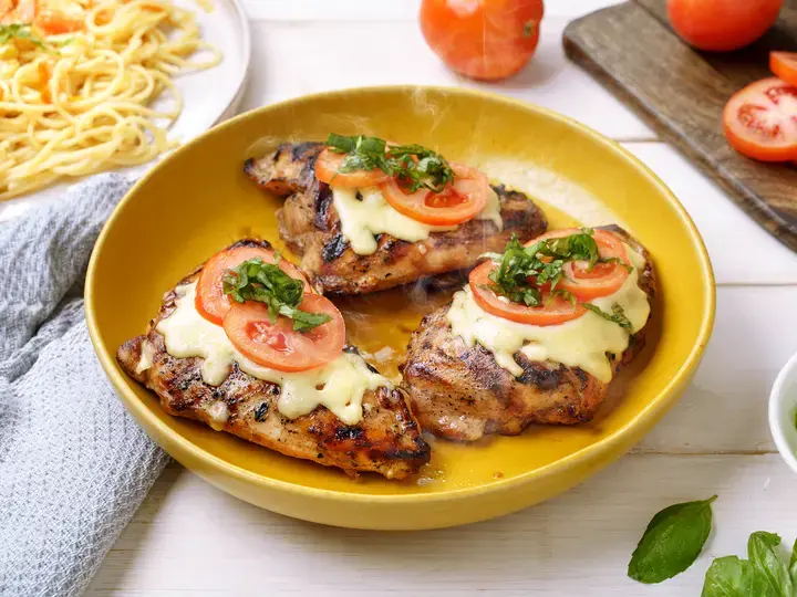 Grilled Chicken with Tomato and Cheese