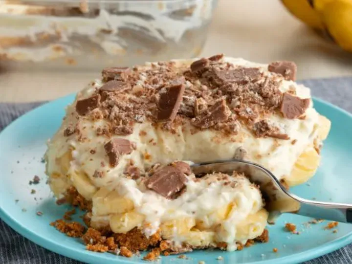 Banana KITKAT® Ref Cake