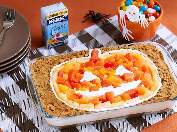 Halloween Fruit and Graham Ref Cake