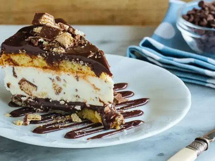 Heavenly Vanilla Crunchy Ice Cream Cake