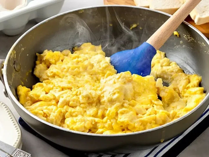 Creamy Scrambled Eggs Recipe
