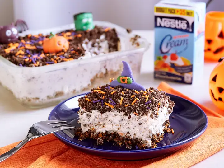 Halloween Cookies and Cream Ref Cake