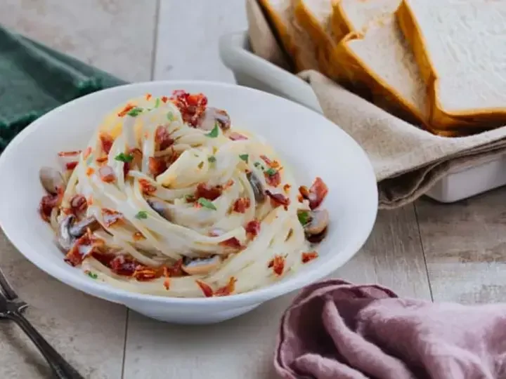 Cream and Cheese Spaghetti