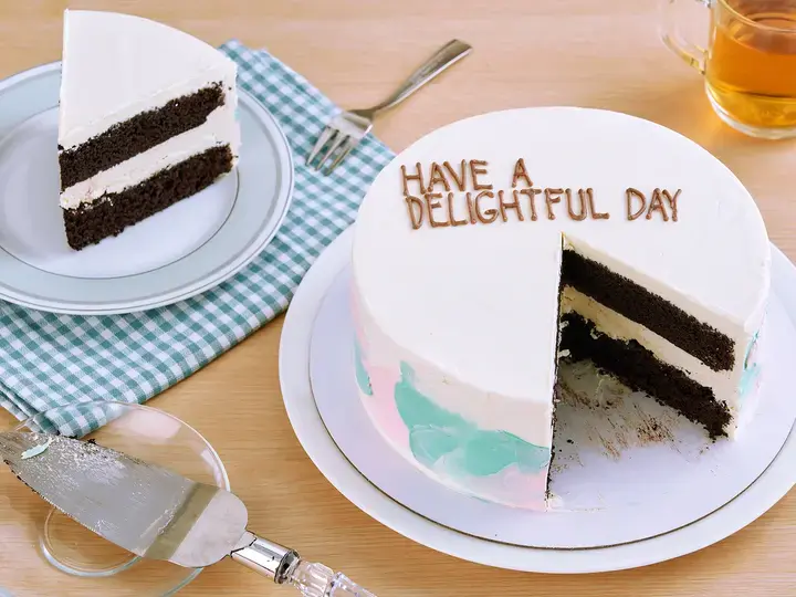 Creamy Chocolate Minimalist Cake