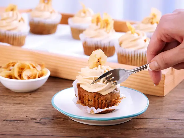 Banana Cupcake with Peanut Butter Frosting