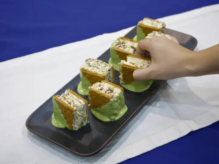 Dubai Chocolate-Inspired Graham Bars