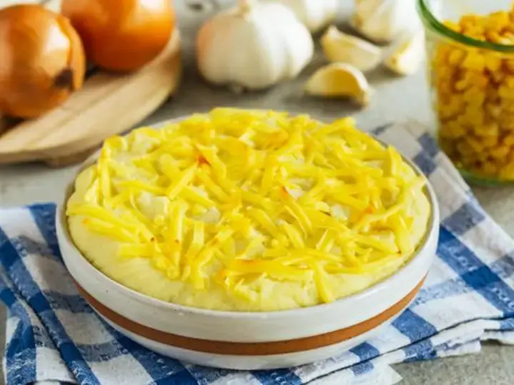 creamy beef and crunchy cauliflower