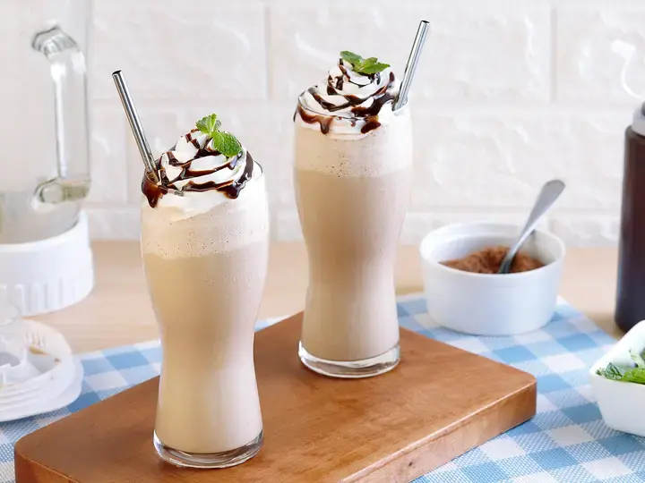 Creamy Mint Mocha Frappe