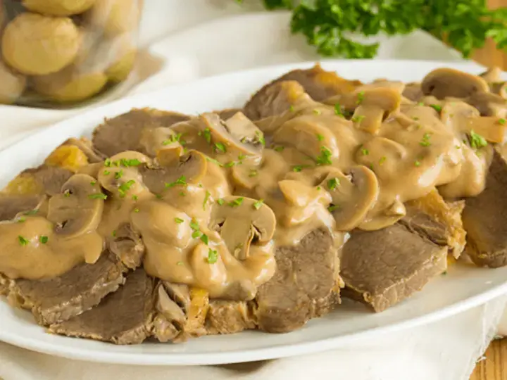 Dreamy Roast Beef with Creamy Mushroom Sauce