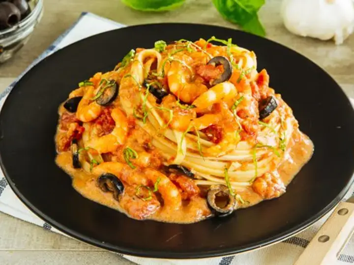 Creamy Shrimp Pasta Swirls