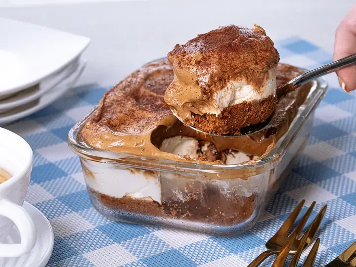 Creamy Dalgona Ref Cake