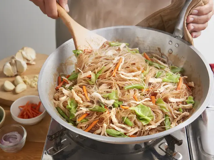 Chicken Bihon Guisado