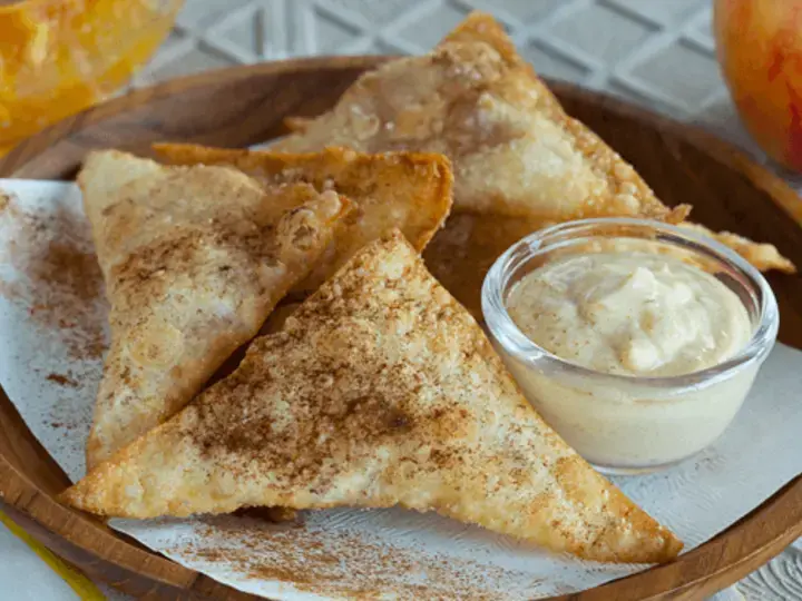 Apple Cinnamon Wonton with Creamy Orange Sauce