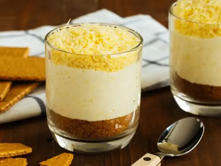 Luscious Queso de Bola Cream Pie