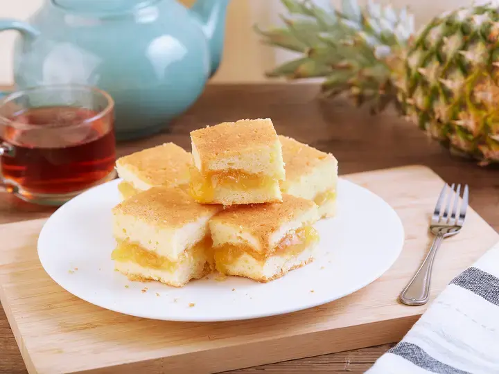 Creamy Pineapple Cake