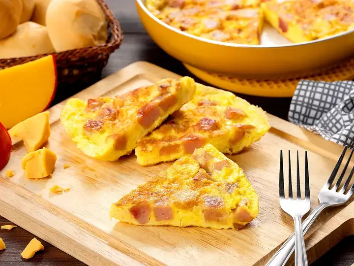 Ham and Keso de Bola Torta