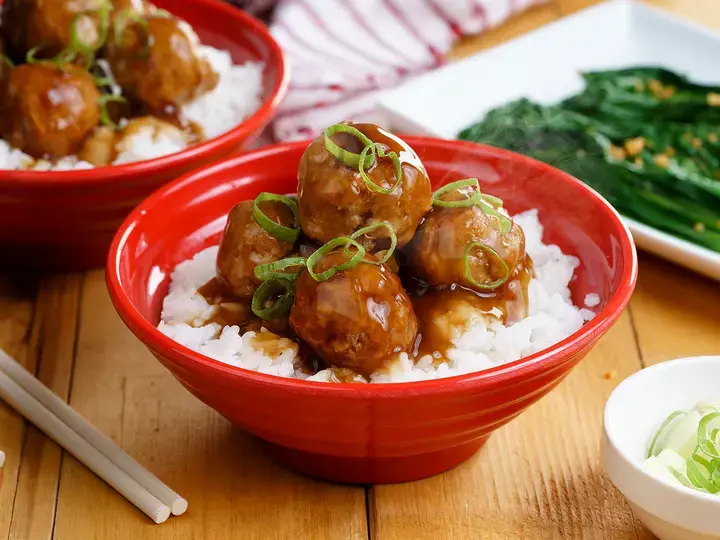 Oystar Meatballs in Oyster Sauce