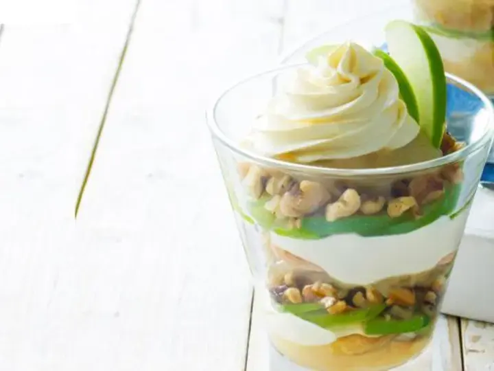Layers of Apple Broas for Dessert to create with NESTLÉ®