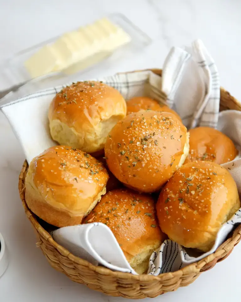 dinner rolls