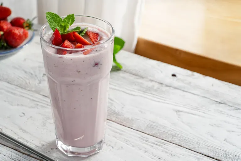 strawberry and vanilla smoothie