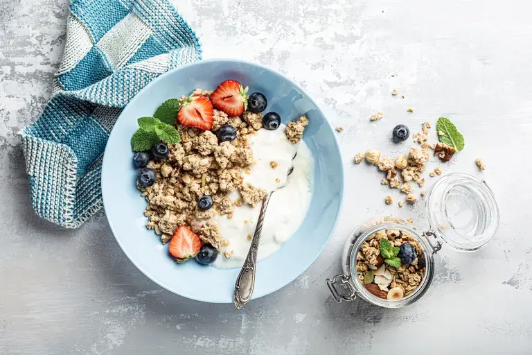 Cinnamon Quinoa Breakfast Bowl