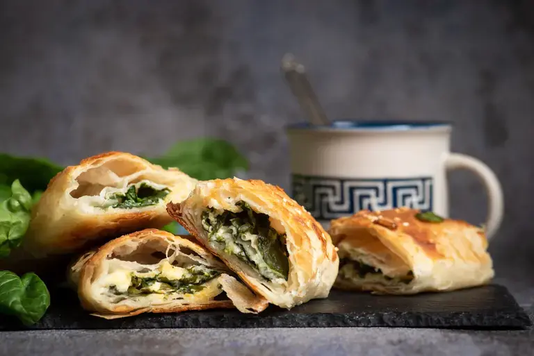 Spinach and Cheese Breakfast Pockets