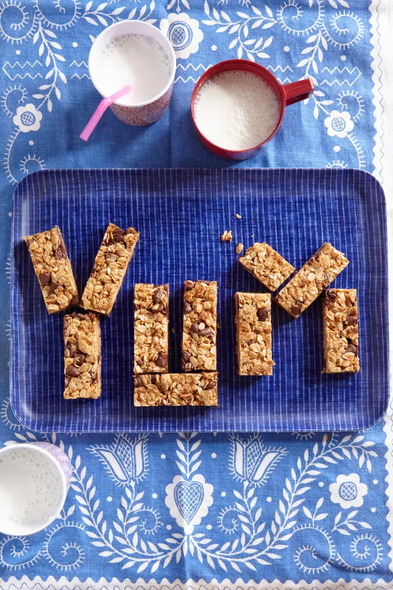 Oatmeal Chocolate Chip Granola Bar