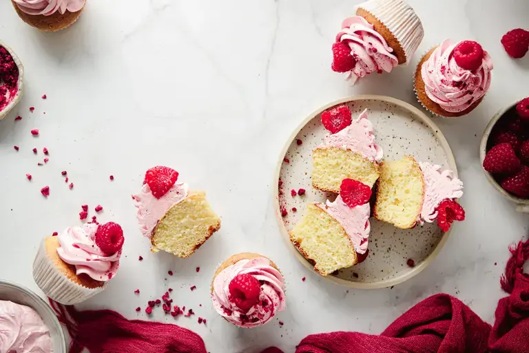 Raspberry White Chocolate Cupcakes