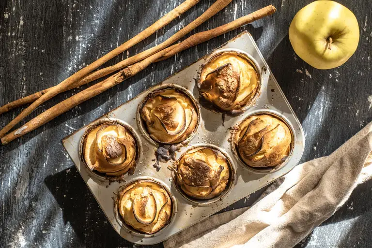 Apple Cinnamon Crumb Muffins