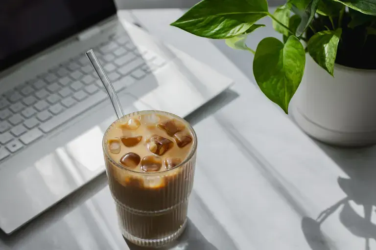 iced vanilla latte