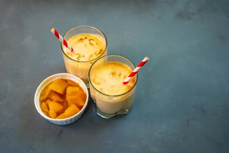 mango pista lassi