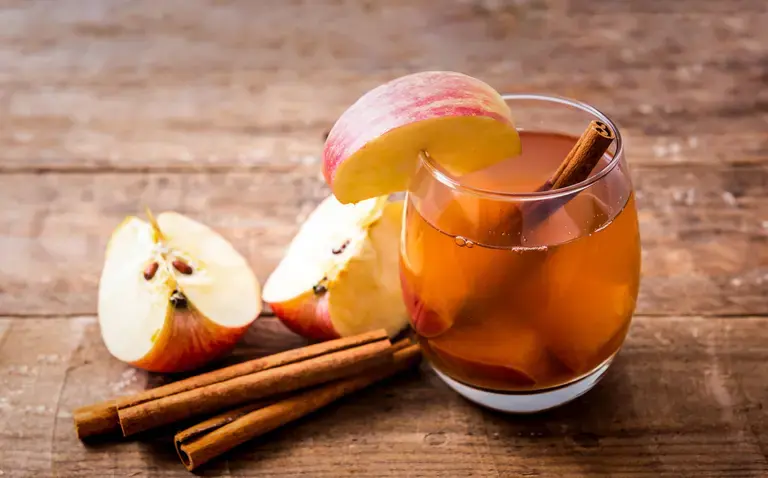 apple cinnamon drink