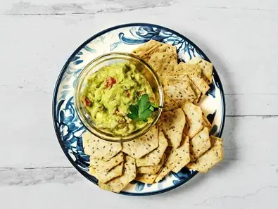 Avocado Dip with Whole-Wheat Pita Chips