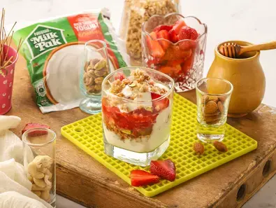 granola parfait