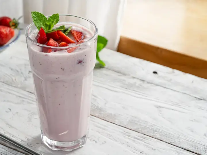 strawberry and vanilla smoothie