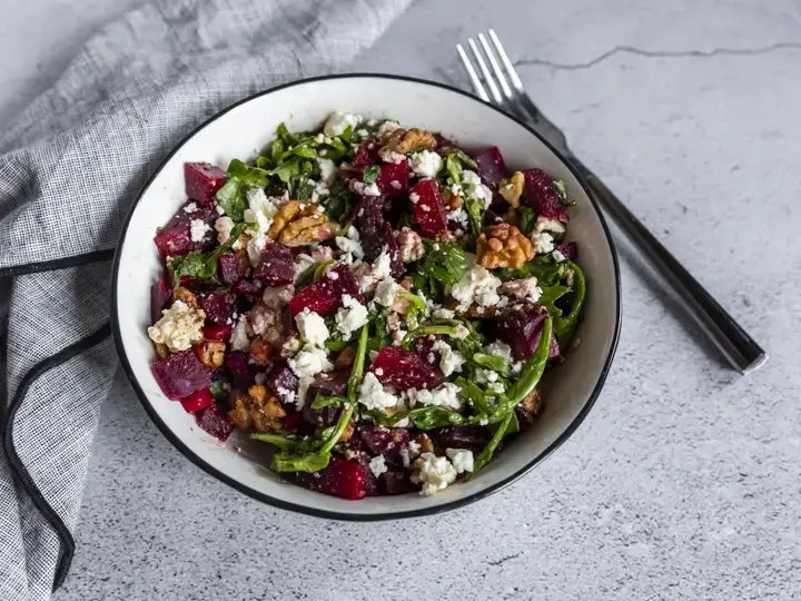 Beet salad with cheese