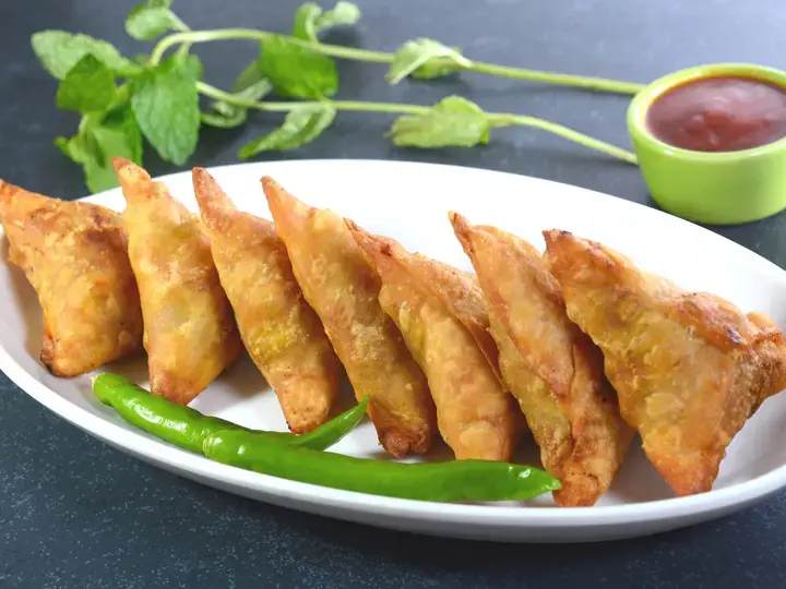 Chinese Samosa Creamy Vegetable Mixture