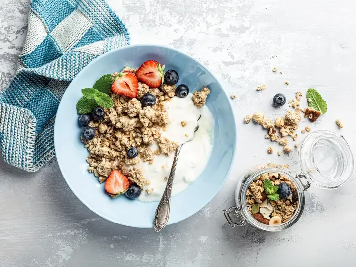 Cinnamon Quinoa Breakfast Bowl