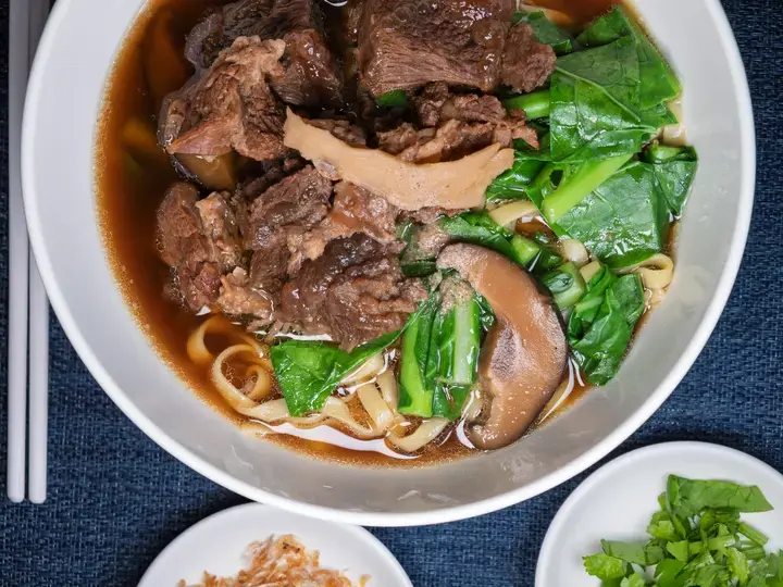thai beef noodle soup
