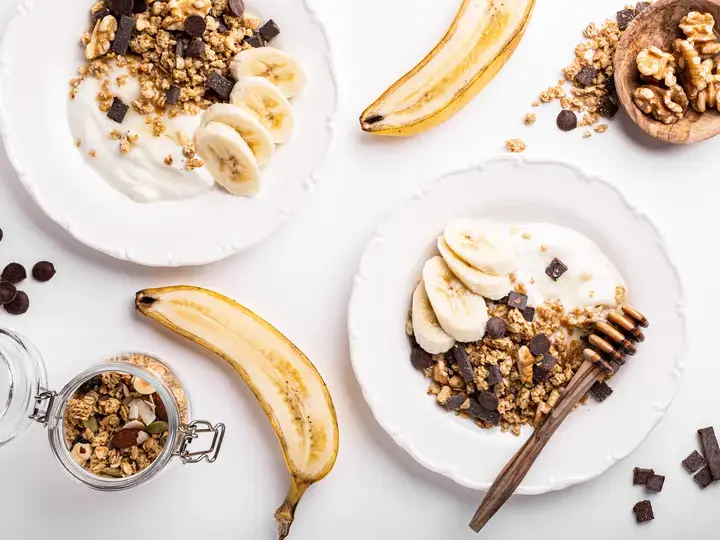 Crunchy Chocolaty Breakfast Yogurt