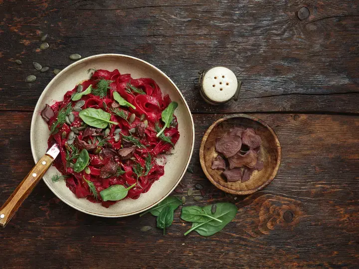 Beet salad with parsley yogurt dressing