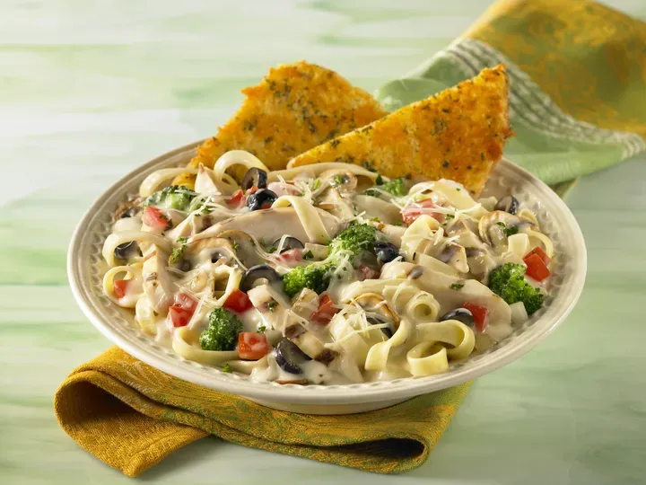 chicken vegetable fettuccini