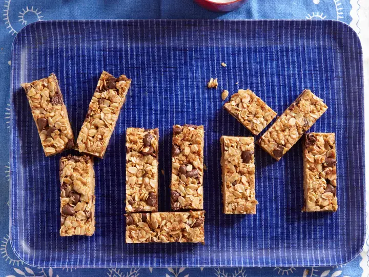 Oatmeal Chocolate Chip Granola Bar
