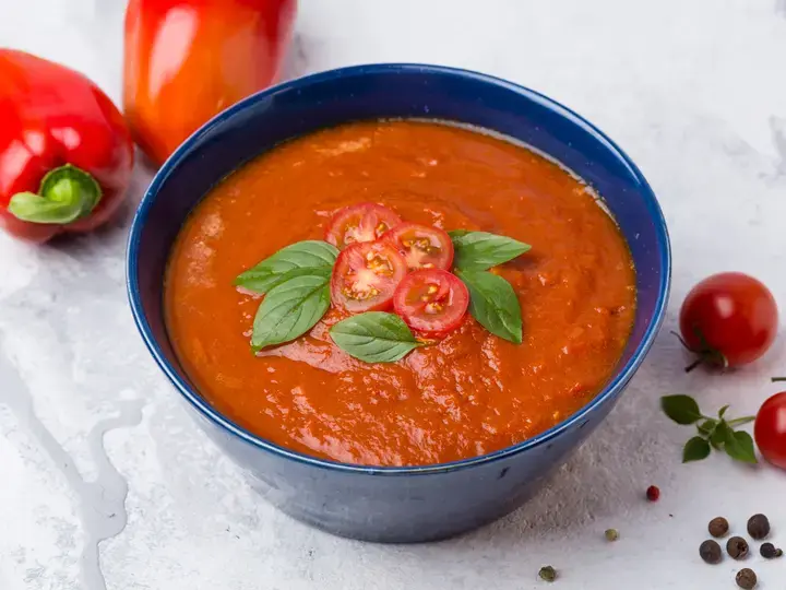 tomato and basil light soup
