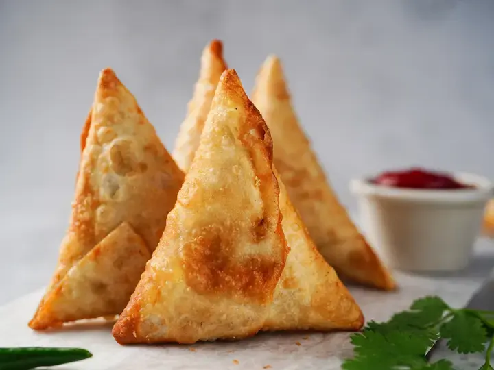 Chicken cheese samosa