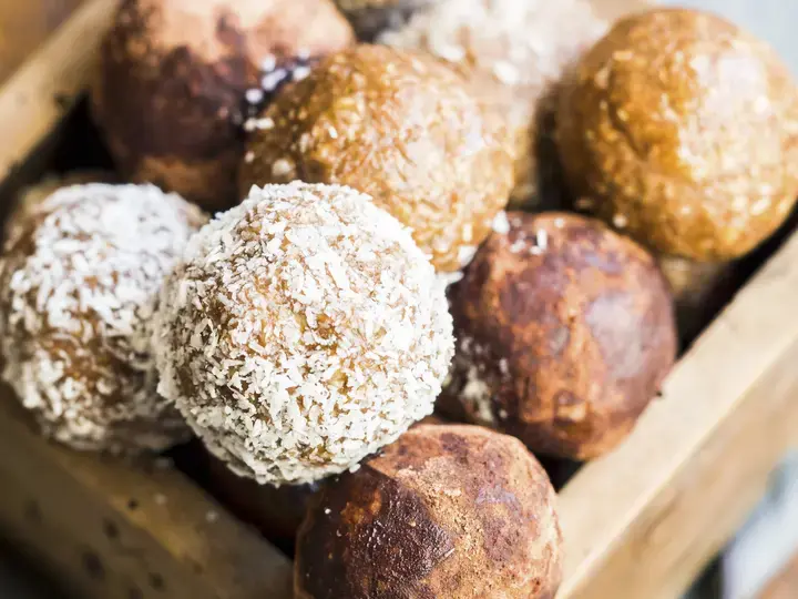 Peanut Butter Date Energy Balls