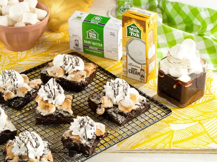 Cream and Marshmallow brownie dessert